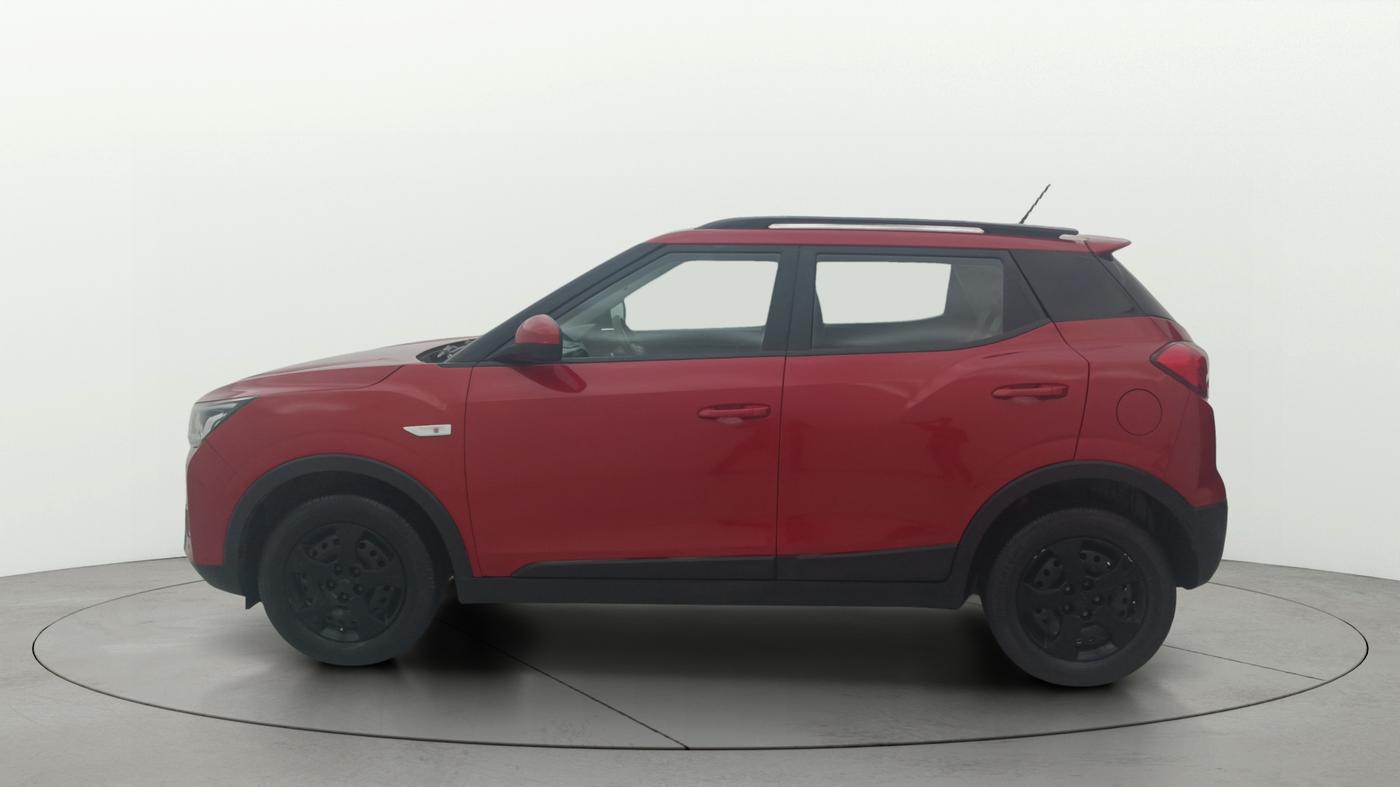 2019 Mahindra XUV300 W6 1.5 DIESEL, Diesel, Manual, 72,584 km, Left Side