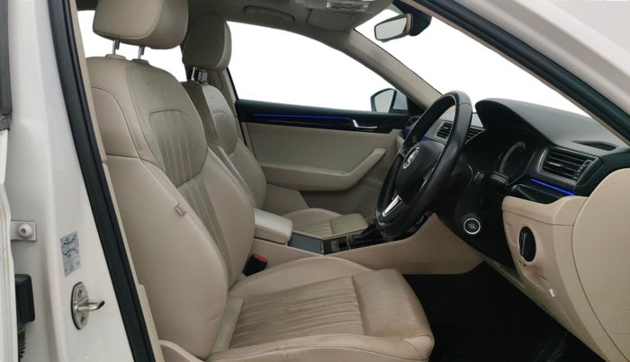 2016 Skoda Superb L&K 1.8 TSI AT, Petrol, Automatic, 44,516 km, Right Side Front Door Cabin