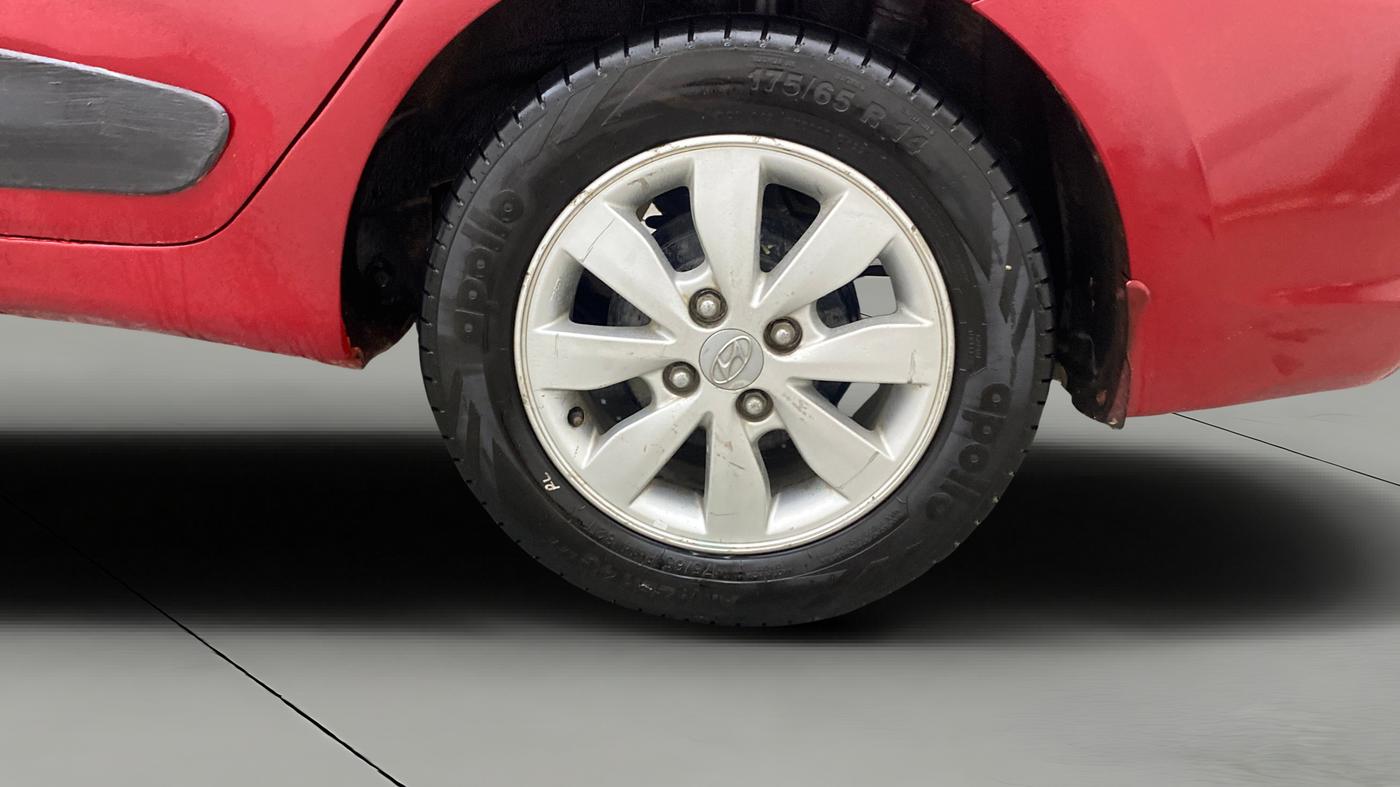 2016 Hyundai Xcent SX 1.2, Petrol, Manual, 96,117 km, Left Rear Wheel