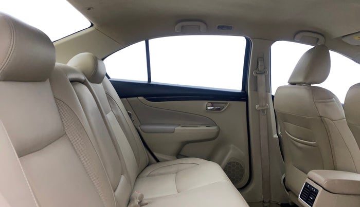 2015 Maruti Ciaz ZXI+, Petrol, Manual, 53,028 km, Right Side Rear Door Cabin