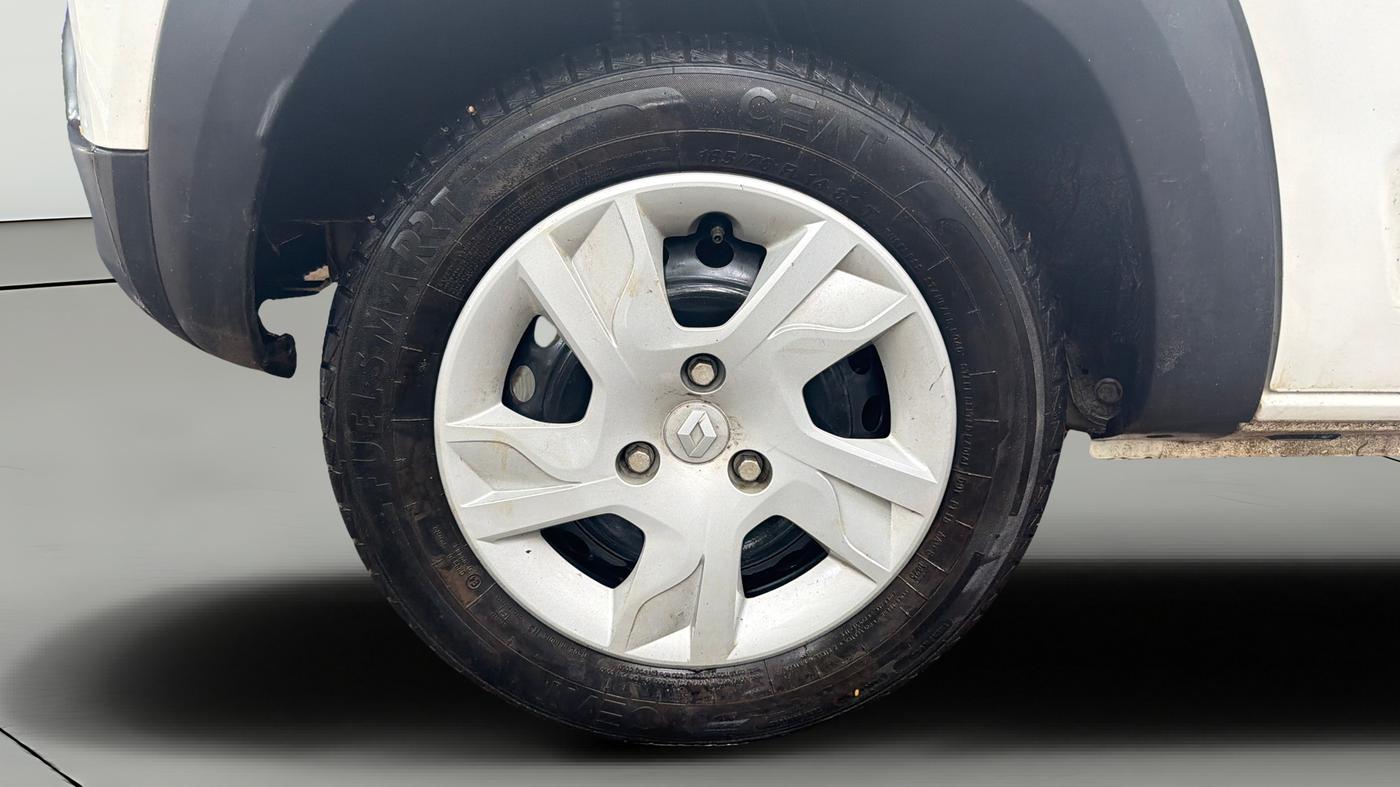 2025 Renault Kwid RXL 1.0 (O), CNG, Manual, 27,203 km, Right Rear Wheel