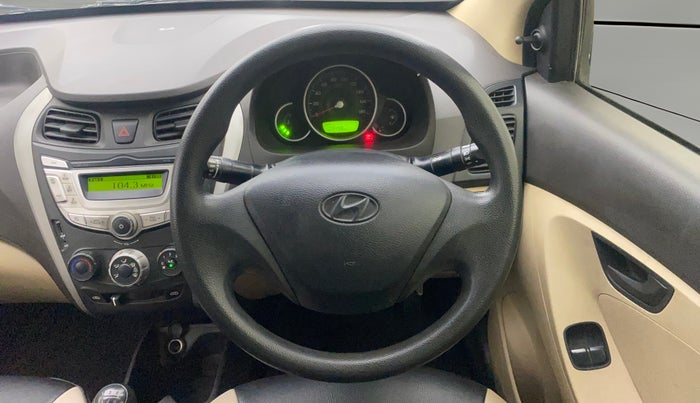 2018 Hyundai Eon MAGNA +, Petrol, Manual, 1,09,456 km, Steering Wheel Close Up