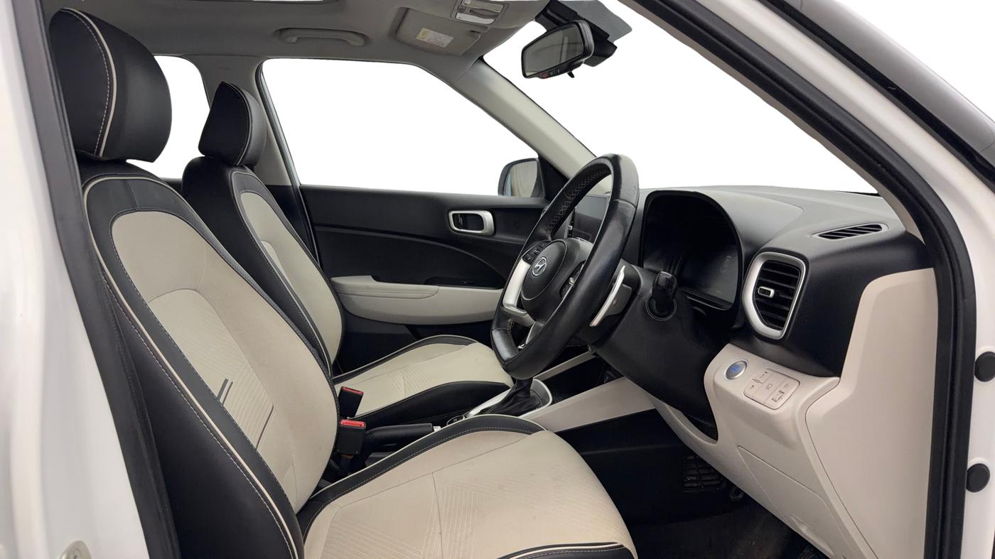 2023 Hyundai VENUE SX (O) 1.0 TURBO DCT, Petrol, Automatic, 11,677 km, Right Side Front Door Cabin