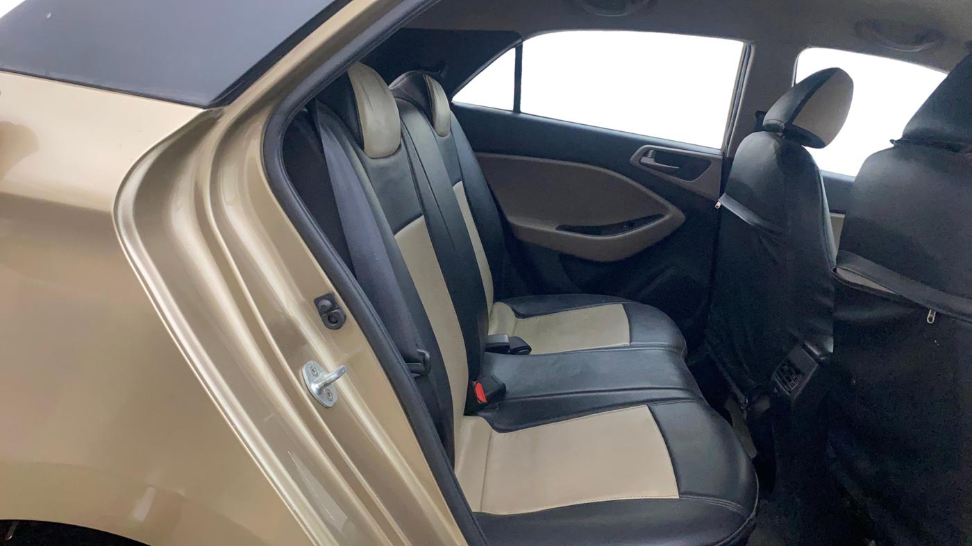 2014 Hyundai Elite i20 SPORTZ 1.2, Petrol, Manual, 39,928 km, Right Side Rear Door Cabin