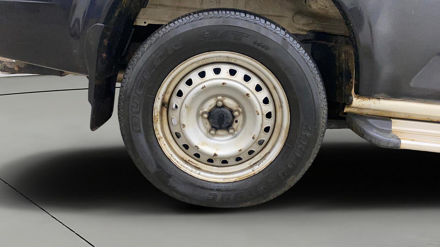 2021 Mahindra Scorpio S3 PLUS, Diesel, Manual, 1,47,126 km, Right Rear Wheel