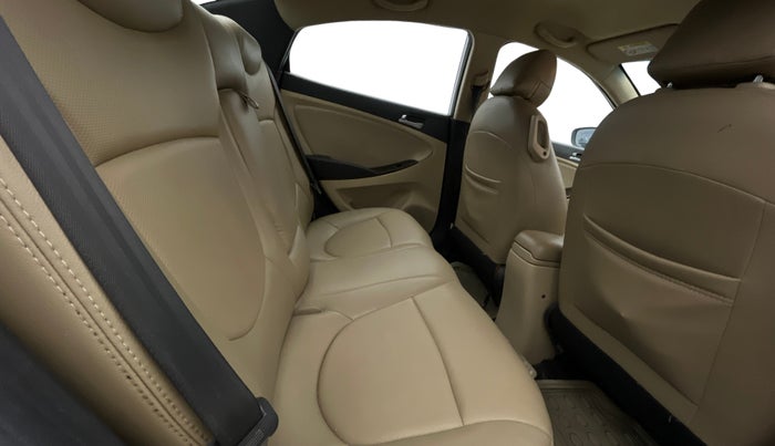 2016 Hyundai Verna 1.6 VTVT SX, Petrol, Manual, 99,271 km, Right Side Rear Door Cabin