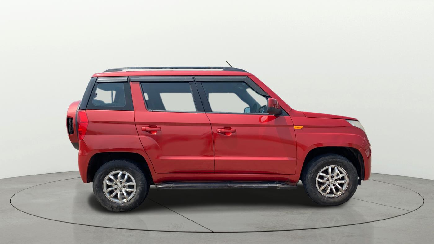 2017 Mahindra TUV300 T8, Diesel, Manual, 59,412 km, Right Side View