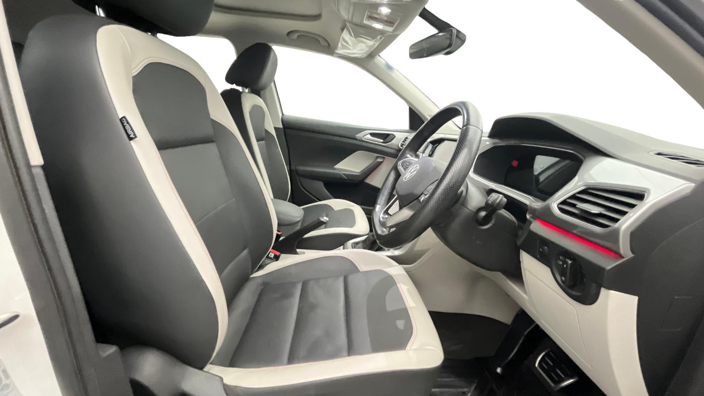 2024 Volkswagen TAIGUN GT PLUS 1.5 TSI DSG, Petrol, Automatic, 19,198 km, Right Side Front Door Cabin