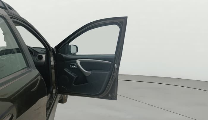 2021 Renault Duster RXZ 1.5 PETROL MT, Petrol, Manual, 47,145 km, RHS Front Door
