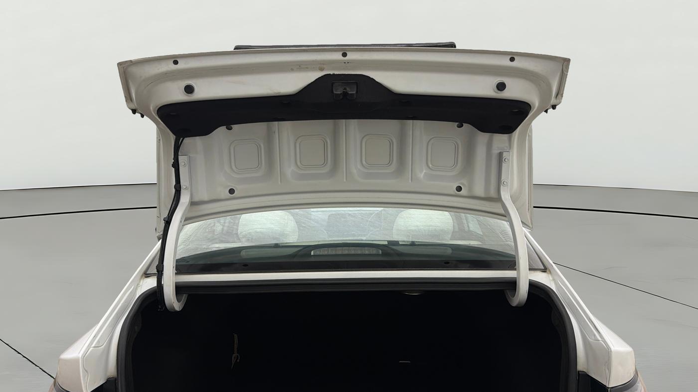2023 Hyundai Verna SX (O)1.5 VTVT, Petrol, Manual, 99,797 km, Boot Door Open