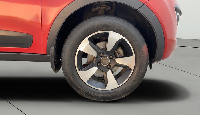 2018 Tata NEXON XZ PLUS DIESEL DUAL TONE, Diesel, Manual, 78,101 km, Right Front Wheel