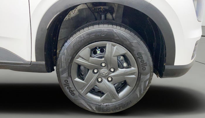 2025 Hyundai VENUE S 1.2, Petrol, Manual, 6,192 km, Right Front Wheel