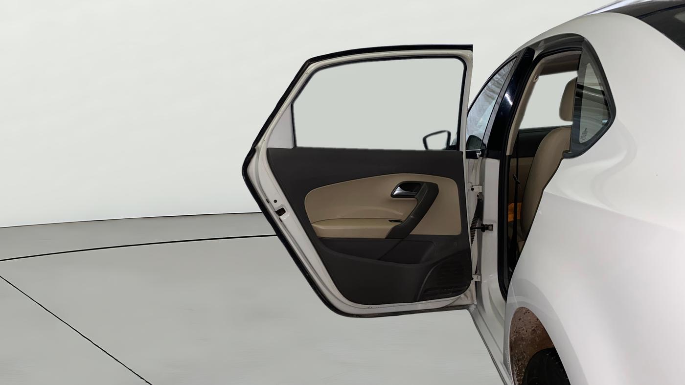 2016 Volkswagen Vento HIGHLINE PETROL AT, Petrol, Automatic, 1,14,318 km, LHS Rear Door