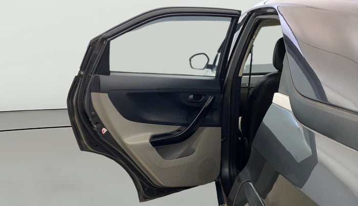 2018 Tata NEXON XM PETROL, CNG, Manual, 1,37,512 km, LHS Rear Door