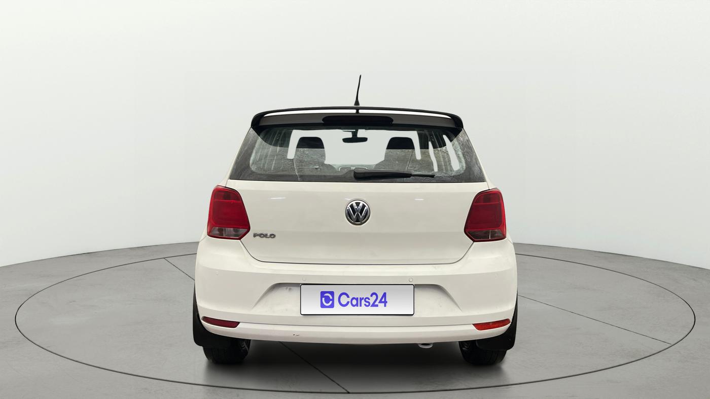 2017 Volkswagen Polo HIGHLINE PLUS 1.2(16 ALLOY, Petrol, Manual, 1,00,384 km, Back/Rear