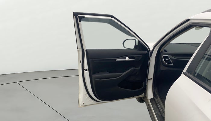 2020 KIA SELTOS HTK PLUS 1.5, Petrol, Manual, 77,663 km, LHS Front Door