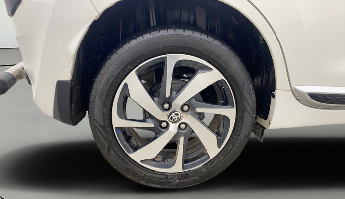 2024 Toyota Glanza V, Petrol, Manual, 39,116 km, Right Rear Wheel