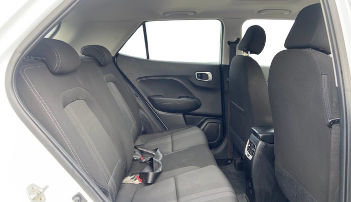 2020 Hyundai VENUE SX PLUS 1.0 TURBO DCT, Petrol, Automatic, 76,992 km, Right Side Rear Door Cabin