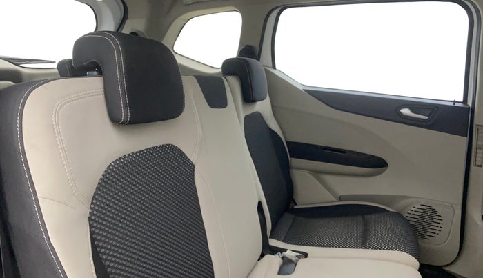 2020 Renault TRIBER RXZ, Petrol, Manual, 23,031 km, Right Side Rear Door Cabin