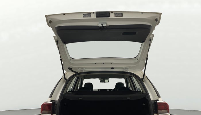 2022 KIA SONET HTK PLUS 1.2, Petrol, Manual, 8,231 km, Boot Door Open