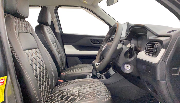 2023 Tata PUNCH PURE MT CNG, CNG, Manual, 38,033 km, Right Side Front Door Cabin