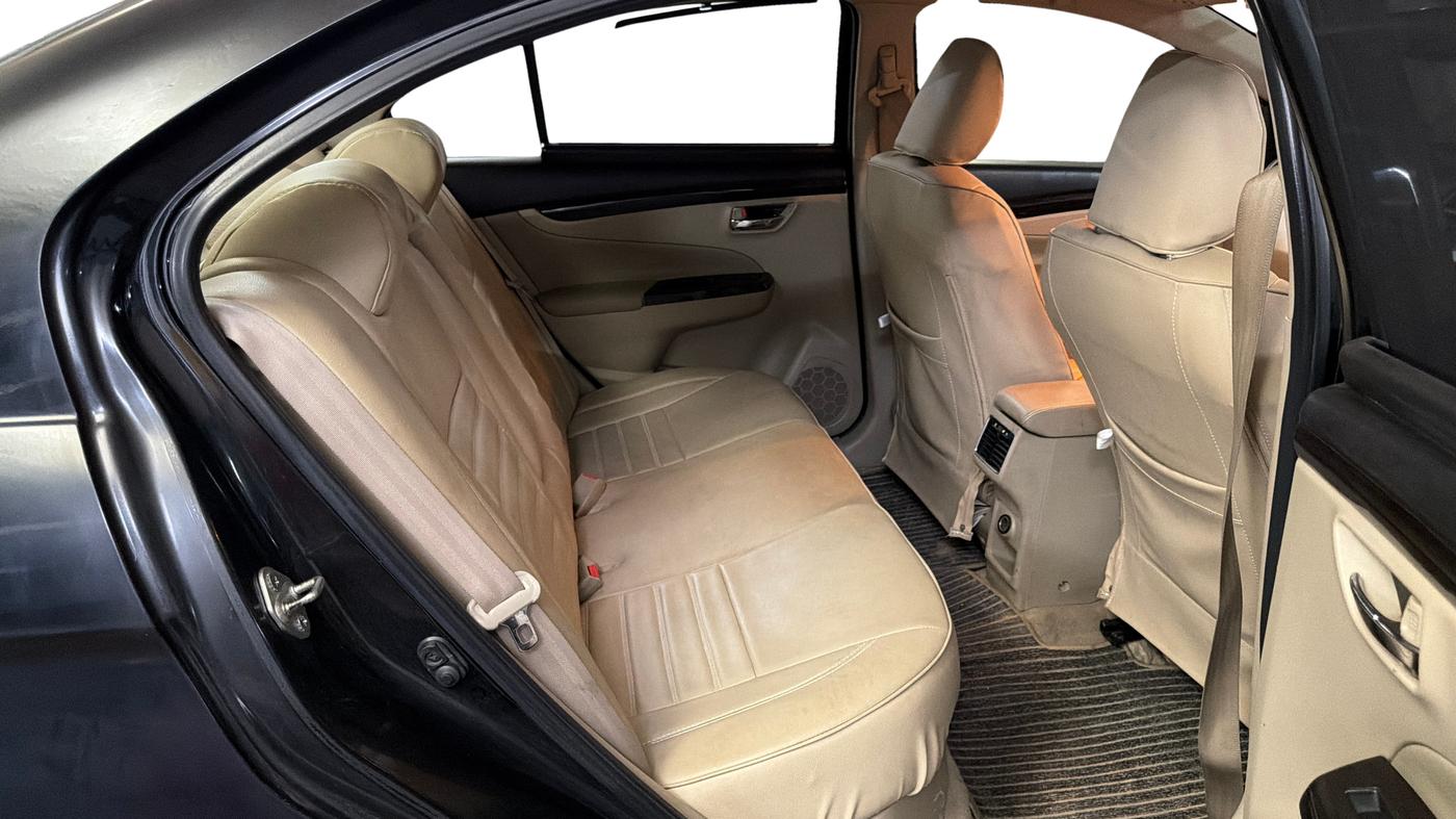 2017 Maruti Ciaz ALPHA 1.4 PETROL, Petrol, Manual, 46,349 km, Right Side Rear Door Cabin