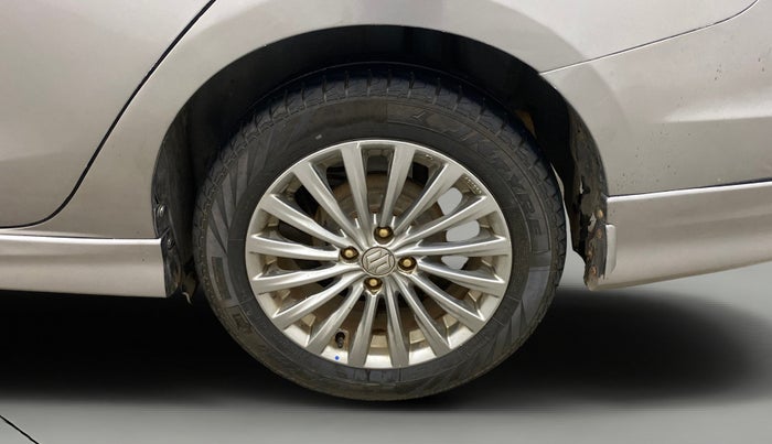 2016 Maruti Ciaz ZDI+ SHVS RS, Diesel, Manual, 95,428 km, Left Rear Wheel