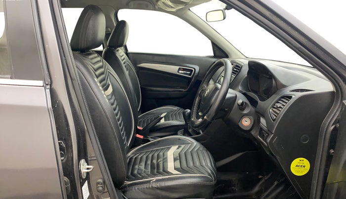 2018 Maruti Vitara Brezza ZDI, Diesel, Manual, 85,198 km, Right Side Front Door Cabin