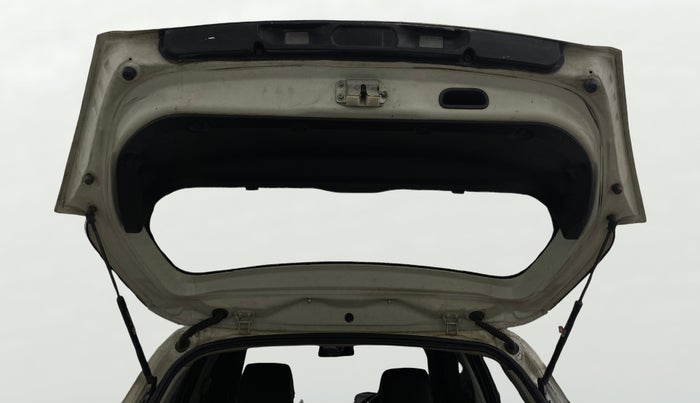 2015 Maruti Swift VDI, Diesel, Manual, 1,08,906 km, Boot Door Open