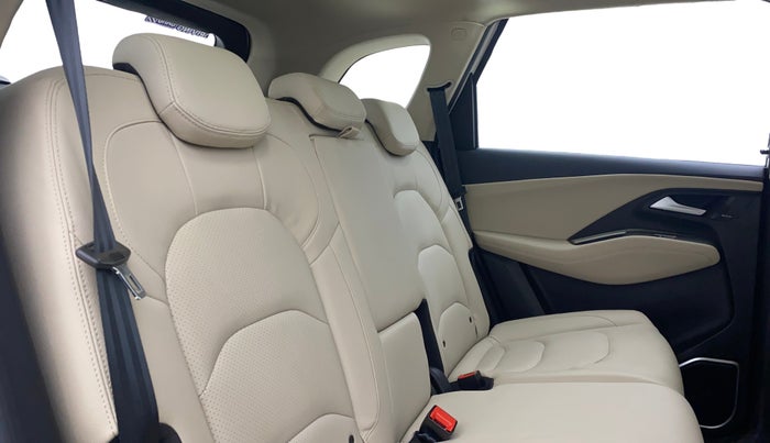 2024 MG HECTOR SAVVY PRO 1.5 TURBO CVT PETROL, Petrol, Automatic, 9,214 km, Right Side Rear Door Cabin