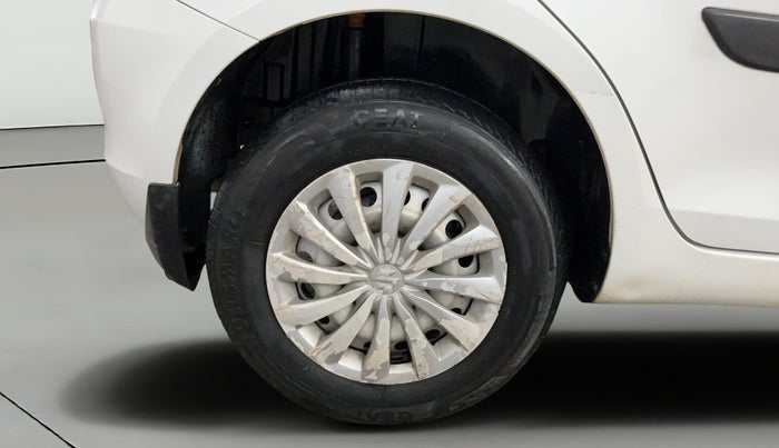 2016 Maruti Swift LXI (O), Petrol, Manual, 77,956 km, Right Rear Wheel