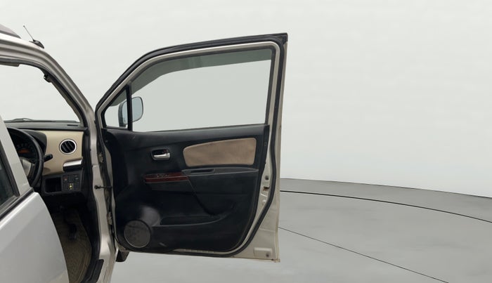 2018 Maruti Wagon R 1.0 LXI CNG, CNG, Manual, 1,07,334 km, RHS Front Door