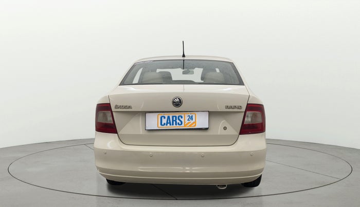 2014 Skoda Rapid ELEGANCE 1.6 MPI MT, Petrol, Manual, 1,07,359 km, Back/Rear