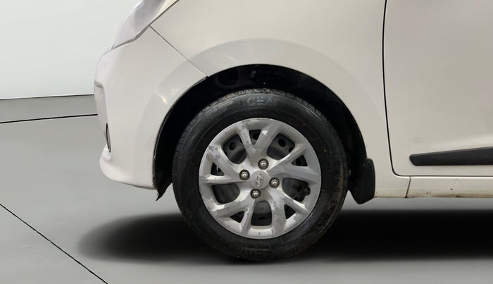 2017 Hyundai Grand i10 SPORTZ (O) 1.2 KAPPA VTVT, CNG, Manual, 86,122 km, Left Front Wheel