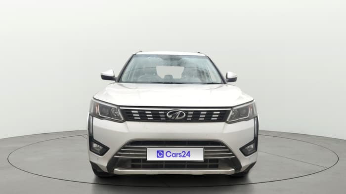 2020 Mahindra XUV300 W8 (O) 1.2 PETROL, Petrol, Manual, 64,152 km, Front
