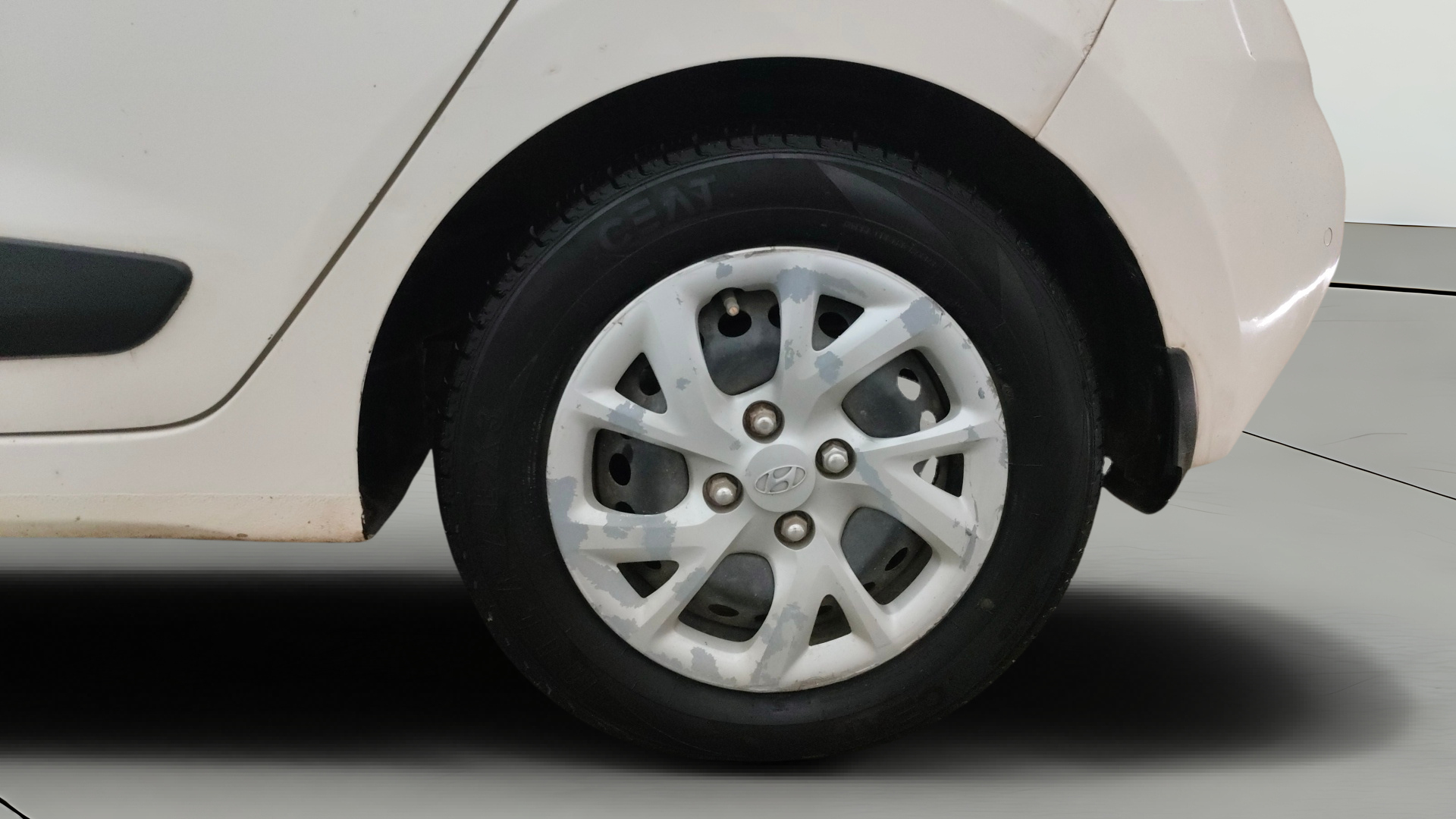 camera-Left-Rear-Wheel