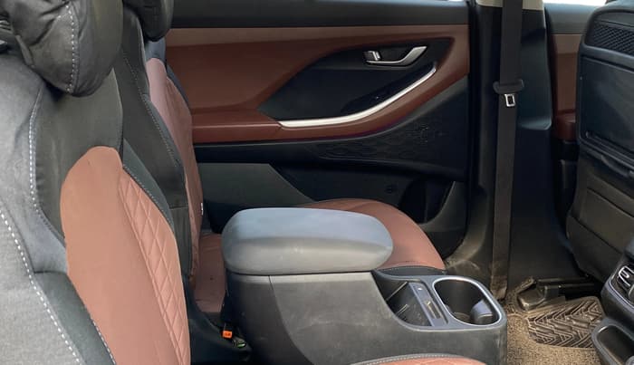 2021 Hyundai ALCAZAR PRESTIGE 2.0 MT 6STR, Petrol, Manual, 78,971 km, Right Side Rear Door Cabin