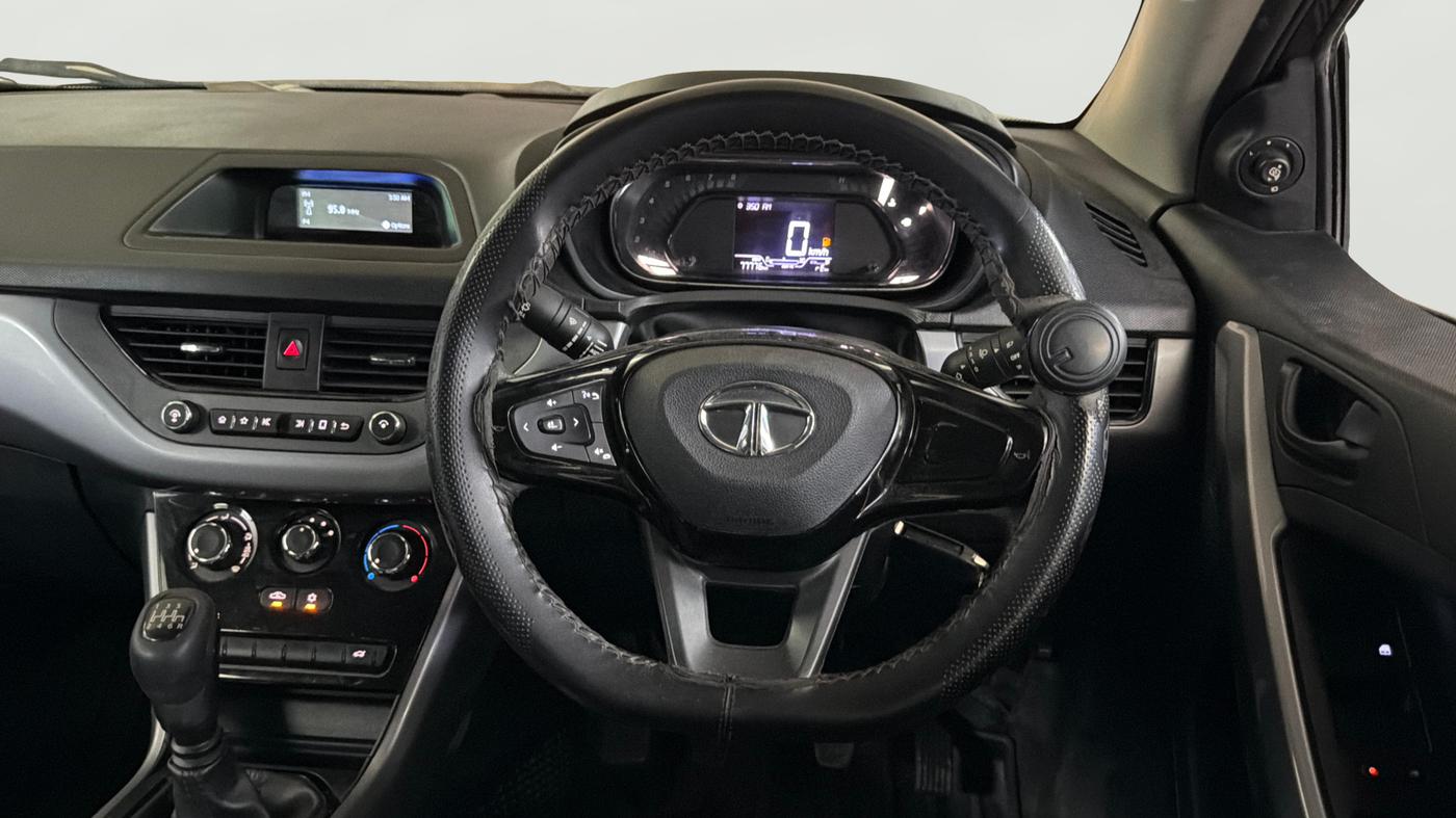 2021 Tata NEXON XM SUNROOF DIESEL, Diesel, Manual, 77,764 km, Steering Wheel Close Up