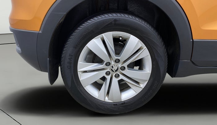 2023 Skoda KUSHAQ AMBITION 1.0L TSI AT, Petrol, Automatic, 30,383 km, Right Rear Wheel