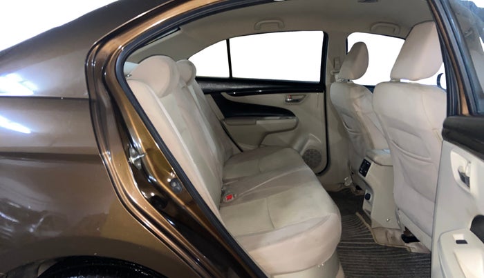 2017 Maruti Ciaz VXI+, Petrol, Manual, 33,005 km, Right Side Rear Door Cabin