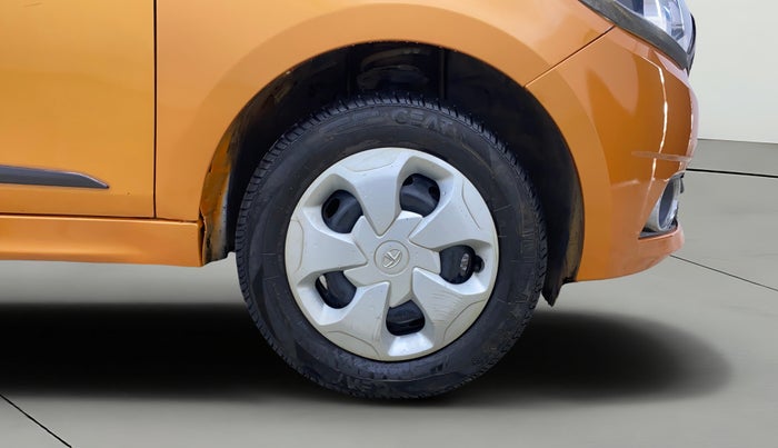 2018 Tata Tiago XZ PETROL, Petrol, Manual, 35,336 km, Right Front Wheel
