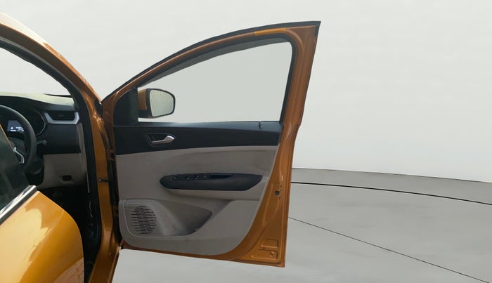 2022 Renault TRIBER RXZ, Petrol, Manual, 72,311 km, RHS Front Door