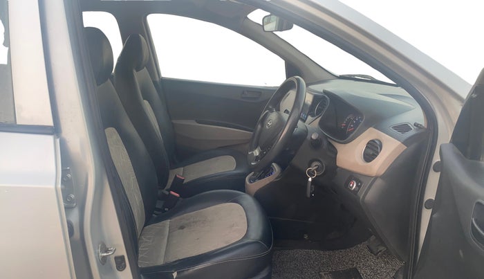 2016 Hyundai Grand i10 MAGNA AT 1.2 KAPPA VTVT, CNG, Automatic, 81,411 km, Right Side Front Door Cabin