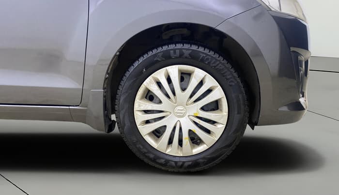 2015 Maruti Ertiga VXI, Petrol, Manual, 70,164 km, Right Front Wheel