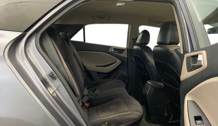 2018 Hyundai Elite i20 SPORTZ 1.2, Petrol, Manual, 42,928 km, Right Side Rear Door Cabin