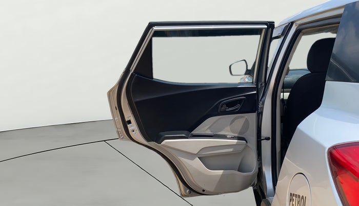 2020 Mahindra XUV300 W4 1.2 PETROL, Petrol, Manual, 29,751 km, LHS Rear Door