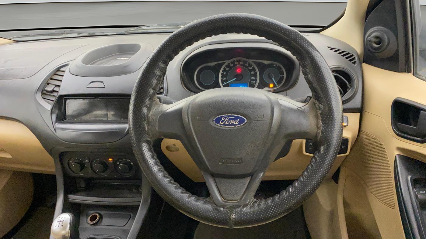 2015 Ford Figo Aspire AMBIENTE 1.2 PETROL, CNG, Manual, 1,08,212 km, Steering Wheel Close Up