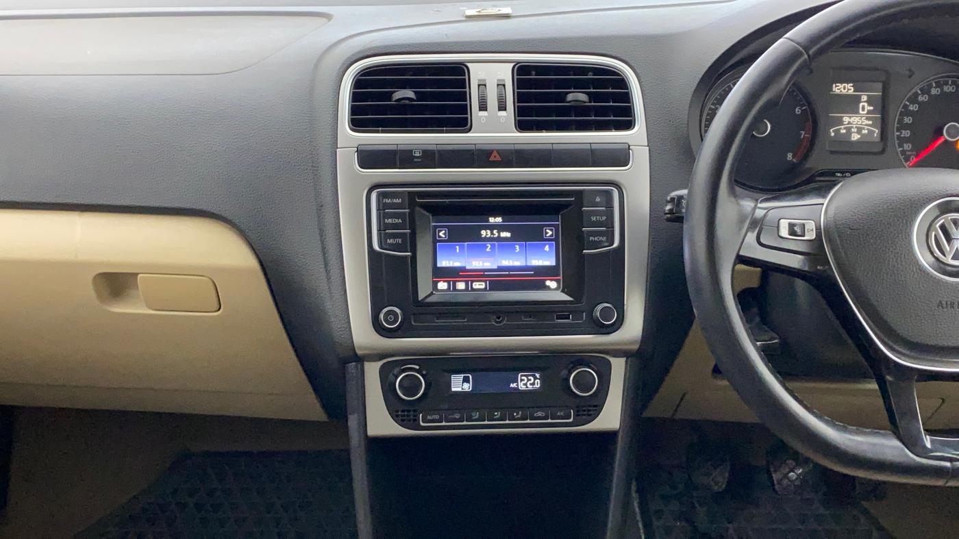 2016 Volkswagen Ameo HIGHLINE1.2L, Petrol, Manual, 94,889 km, Air Conditioner