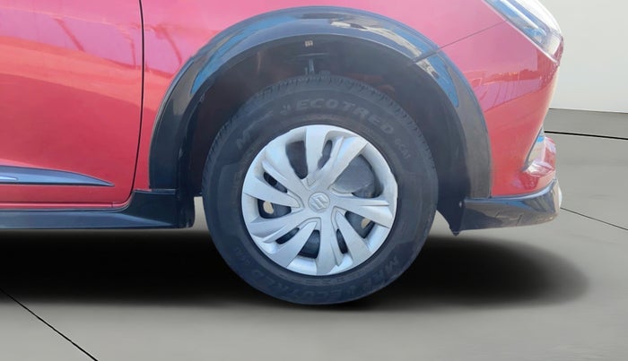 2024 Maruti Swift VXi (O), Petrol, Manual, 30,370 km, Right Front Wheel