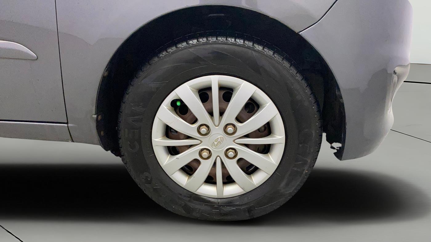 2013 Hyundai i10 SPORTZ 1.2, Petrol, Manual, 1,31,567 km, Right Front Wheel